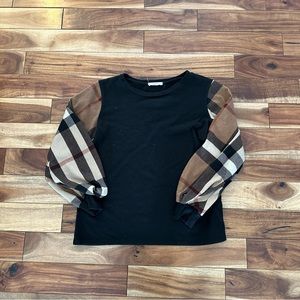 A.gain plaid striped sleeve long sleeve top size small